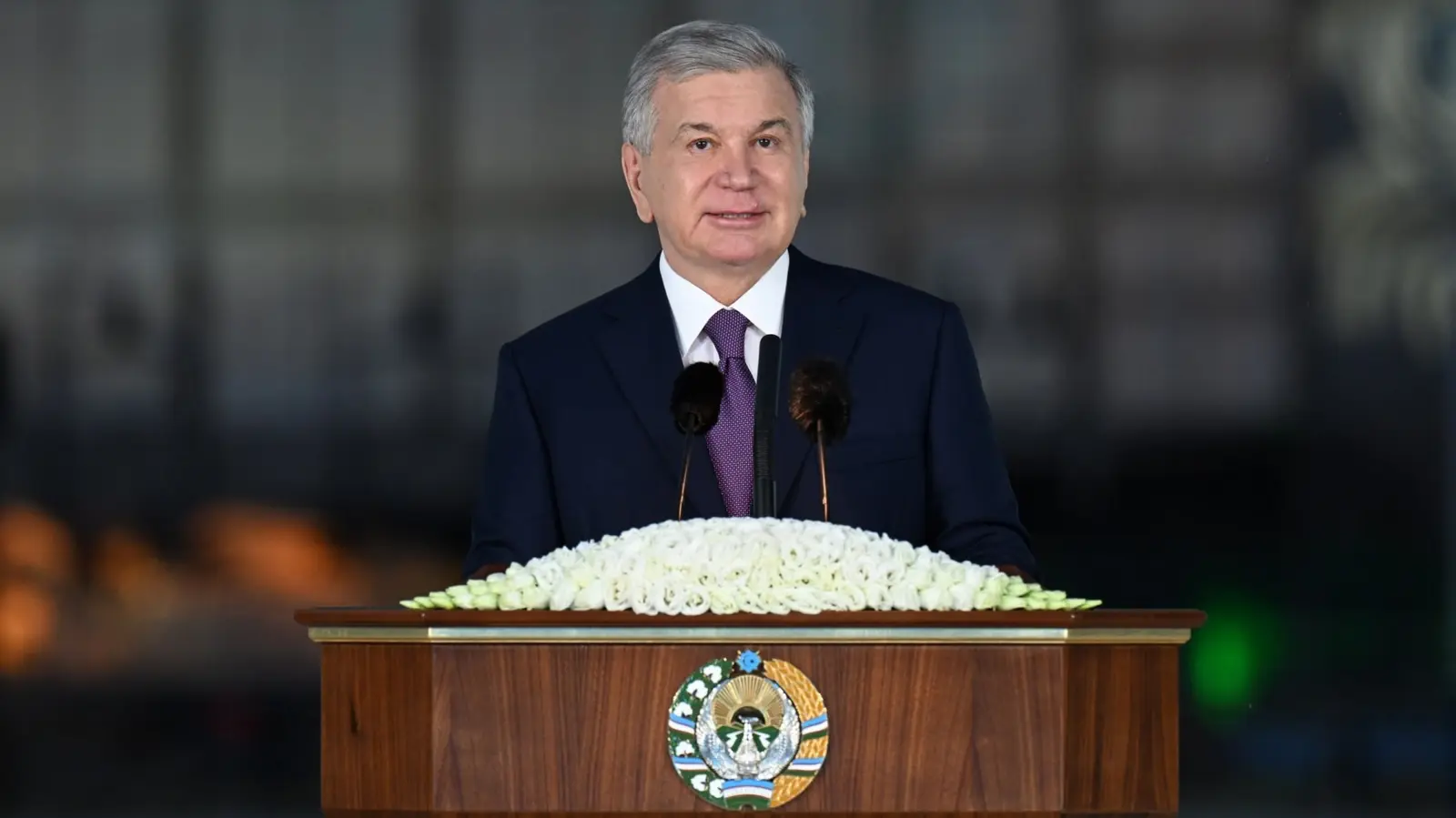 Shavkat Mirziyoyev speaks at a meeting with the public of Tashkent region in Nurafshan