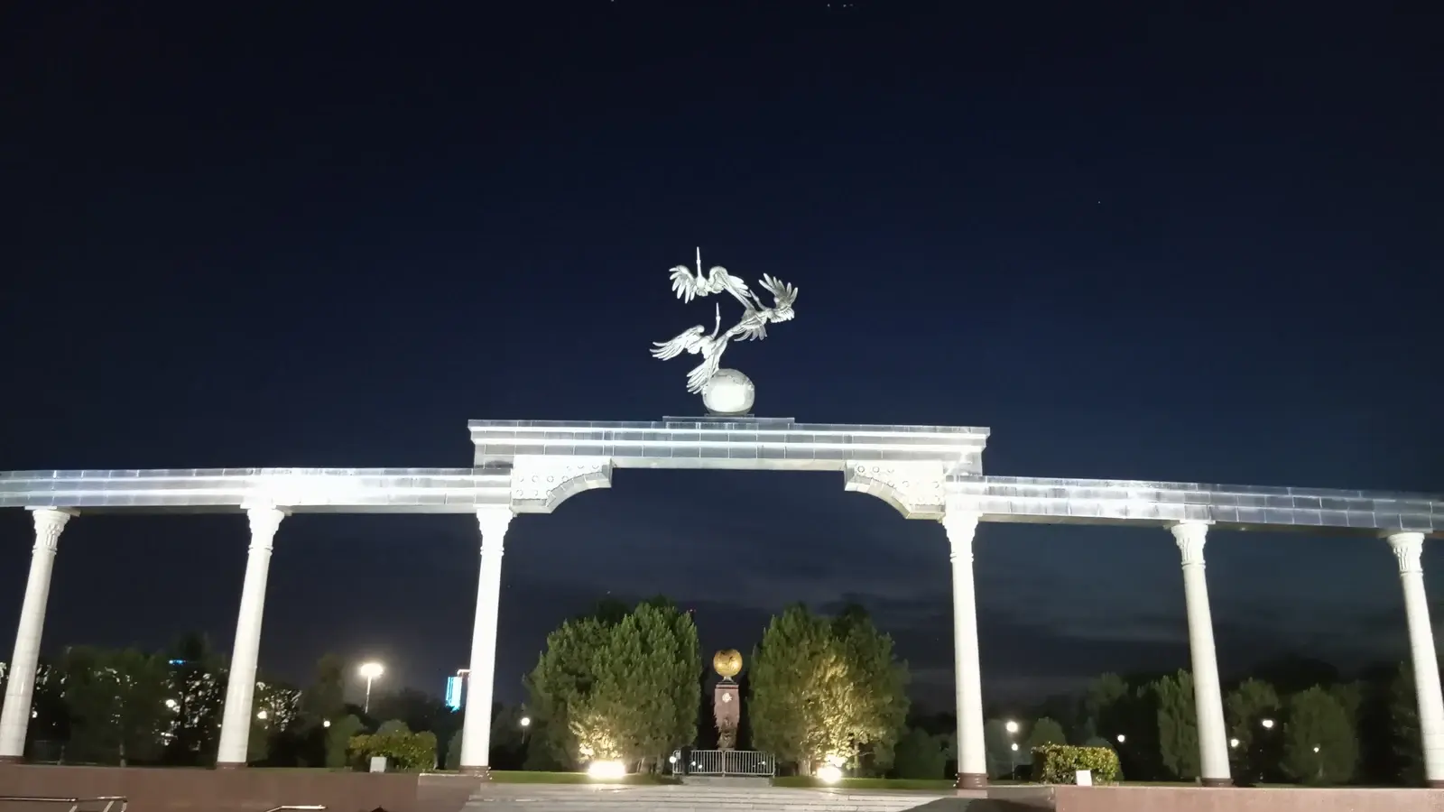 The Ezgulik Arch at Independence Square in Tashkent at night