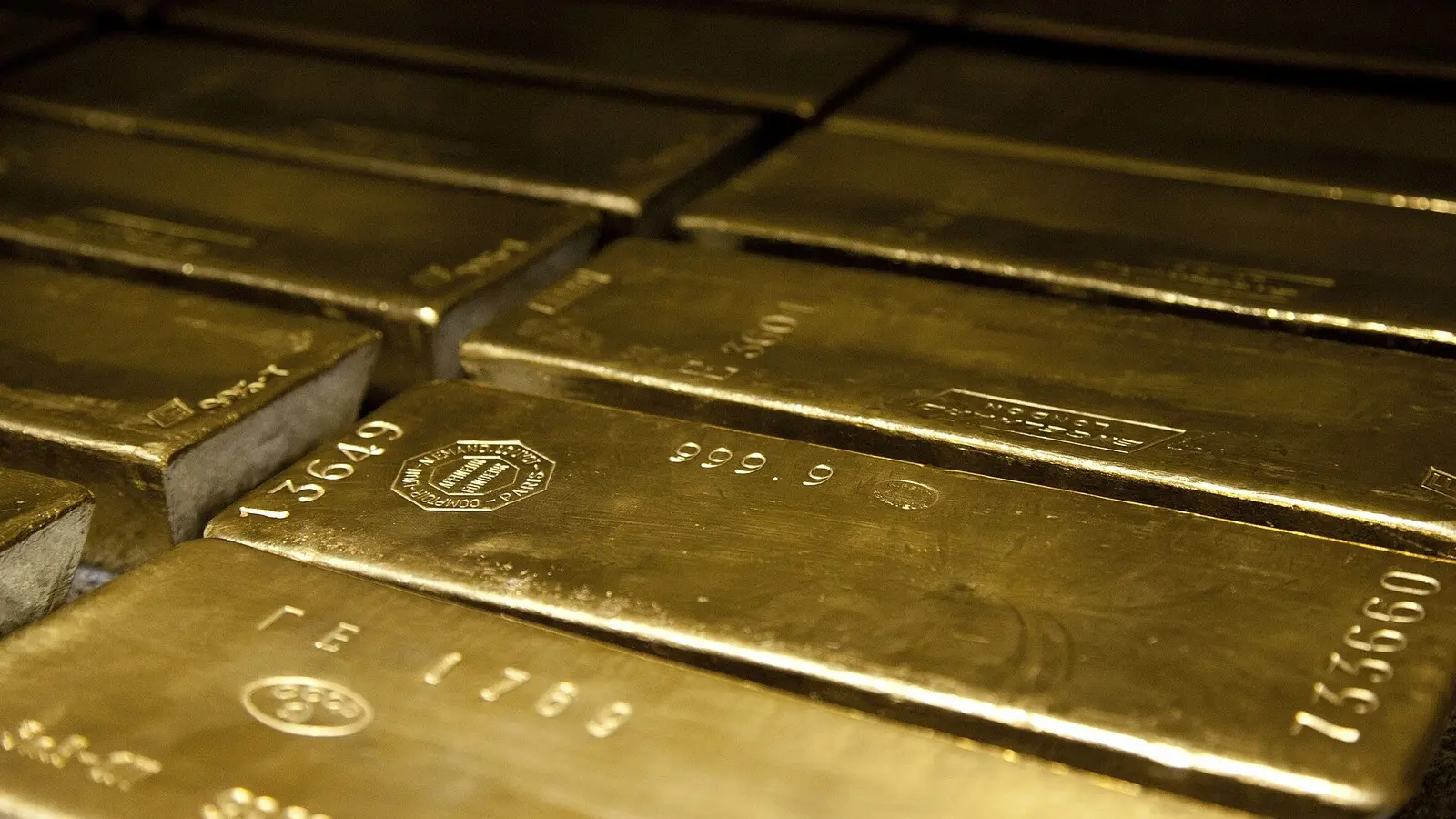 Gold bars illustrating international reserves