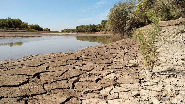 A reservoir amid the arid landscape of Central Asia
