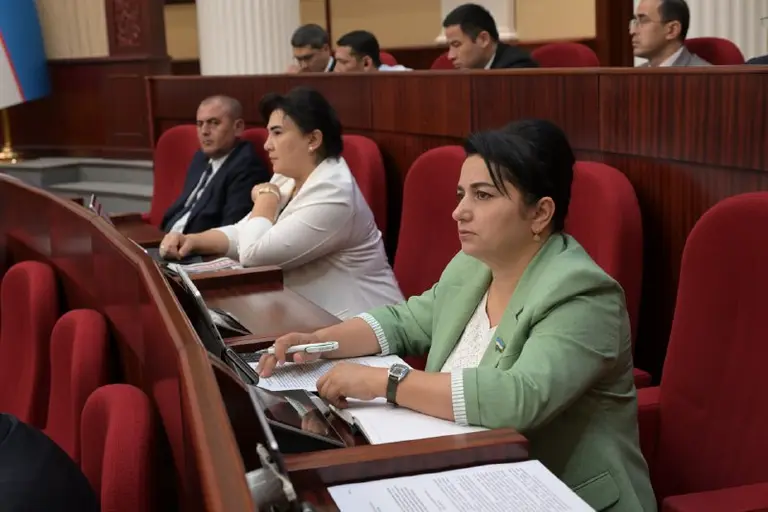 Lawmakers attending a session of Uzbekistan’s Legislative Chamber