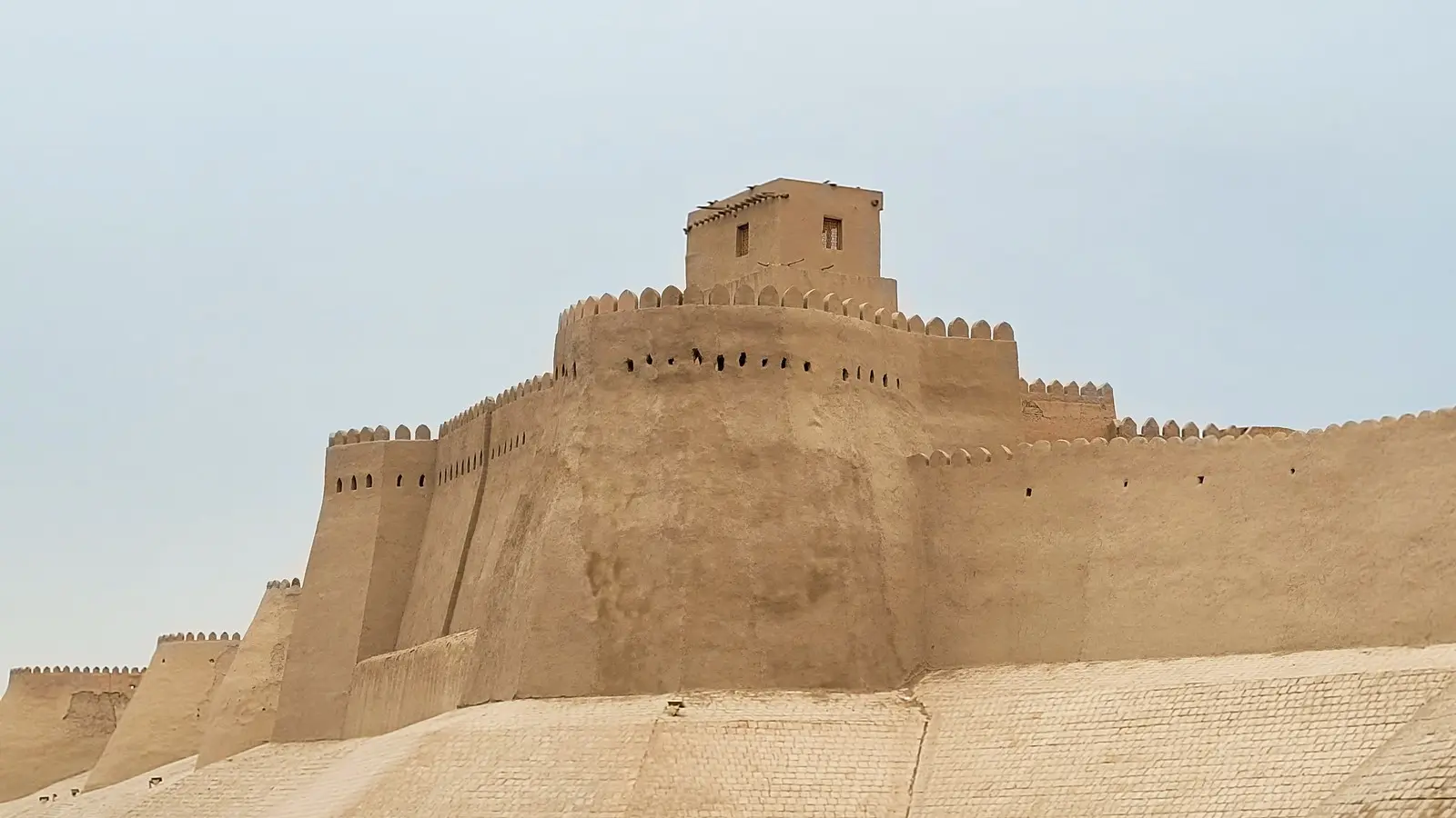 The walls of Itchan Kala in Khiva, illustrative photograph